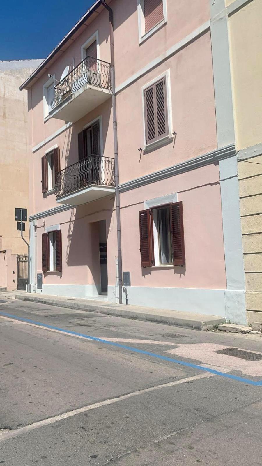 International House Olbia Otel Dış mekan fotoğraf